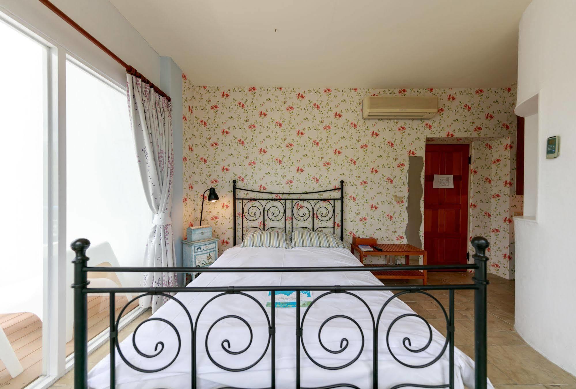 Oia Cafe B&B T'ai-tung Extérieur photo